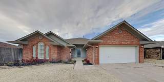 Very Nice 3 Bedroom 2 Bath Home in Yukon Schools Gallery 1
