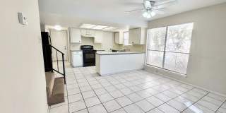 Freshly Renovated 2BD/2.5BA Townhouse in Exclusive Horseshoe Bay Community! Gallery 12