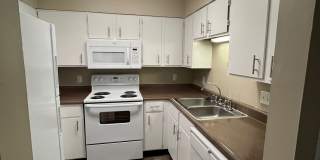 Spacious One Bedroom Apartment with W/D Connection! Gallery 27