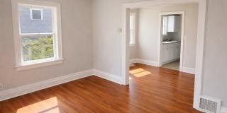 Cute Two Bedroom Home Gallery 3