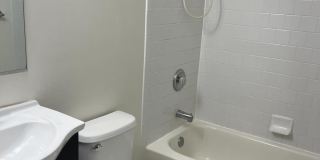 8848 GOOSE LANDING Circle Gallery 21