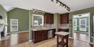 Pet Friendly Three Bedroom! Gallery 19