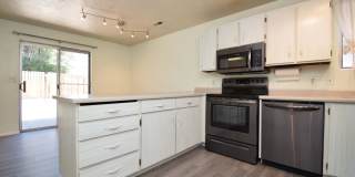Quiet 3 bed Duplex in Murray –  Near Ski Resorts with Mountain Views!! Gallery 19
