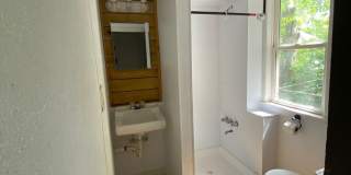 2 BEDROOM 1 BATH Gallery 8