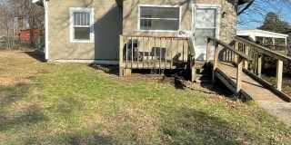 Spacious 2 Bed 1 Bath House Spacious 2 Bed 1 Bath House Gallery 1