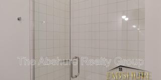 Yancey Street Gallery 10