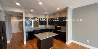 Luxurious Colonial Green Townhome with Garage Gallery 16