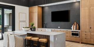 The Hadley Gallery 23