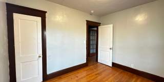 371-373 Oakland Street Gallery 20