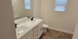 Spacious 4BR/.5BA Home in Steele Creek Gallery 16