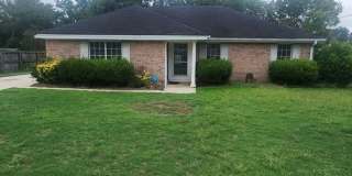 3 Bed 2 Bath Ranch Style House Gallery 1