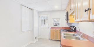 2 Bedroom Single Family on Penn with Bonus Room Gallery 1