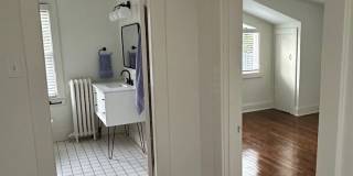 *DREAM LOCATION* 6BR Completely Renovated Duplex Gallery 39