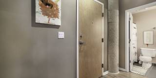 758 N Larrabee Street Gallery 19