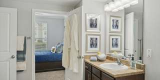 The Henry at Woodland Hills Gallery 27