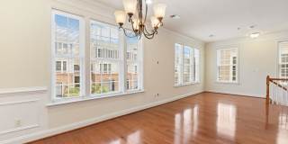 Elegant Townhome in Sought-After Groveton Woods Gallery 6