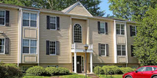 Pet-Friendly Villas at Southern Ridge Apartment Pet-Friendly Villas at Southern Ridge Apartment Gallery 1