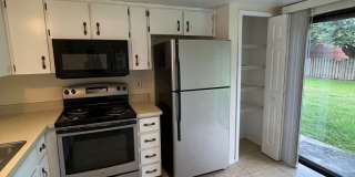 2 Bedroom, 2.5 bathroom Townhouse near UCF Gallery 6