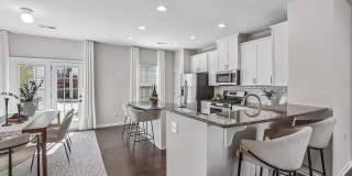 3 Bed/2.5 Bath Townhouse for RENT! Gallery 21