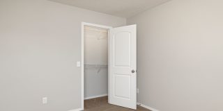 Spacious 3 Bedroom Duplex! Gallery 4