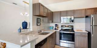 Grandeville at River Place Gallery 28