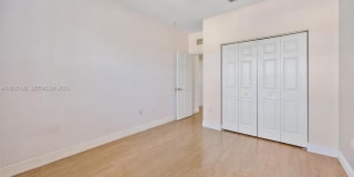 3728 NE 3rd Ct Gallery 15