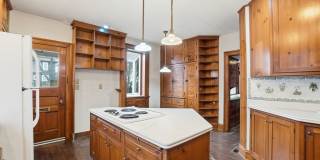 Private House on iuka ave Ravine – Central Campus – Newly Renovated - Flexible Pricing Gallery 22