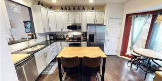 Amazing Three Bedroom Townhome in Southend! Gallery 25