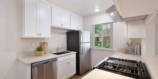 Brentwood Apartments Gallery 1
