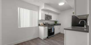 Sunset Square Gallery 16