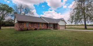 Quiet Country Living with Space, Privacy & Modern Comforts Gallery 1