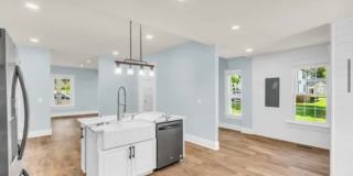 Gorgeous 3/2 Located 1 Block From Downtown Greenville! Gallery 16