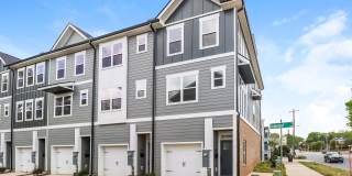 Beautiful 3BR 3.5BA Townhome w/ Full Appliance Kitchen Garage Parking in West End Gallery 1