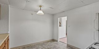 Bright 3 Bedroom, 1.5 Bath Home with Private Yard! Gallery 14