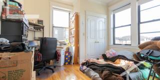 NIcely updated 3 bed right on the Green Line in Allston Gallery 11