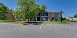 Walkable Downtown Lexington Condo | First-Floor 2BR in Shadow Moss Gallery 4
