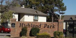 3 bed upstairs condo in Norman, community pool and plenty of parking! Gallery 1