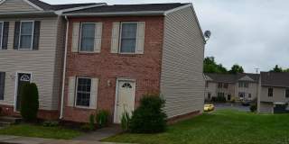 Charming Broadway Townhome Gallery 1