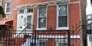 2342 W Barry Avenue Gallery 1