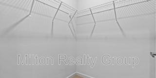 250 Grove Circle Gallery 7