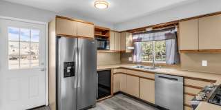 Park Meadows - Brand New Carpeting! Landscaping Included! Gallery 15
