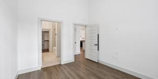 The Huntley Gallery 56
