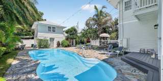 235 10TH AVENUE NE Gallery 3