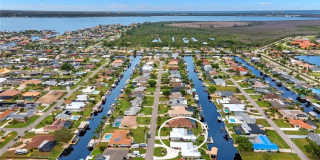 5240 SW 2nd Place Gallery 39