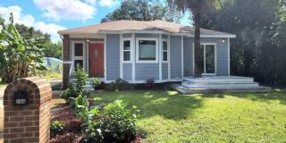 Completely Remodeled Navy Point 3 Bedroom, 2 Bath Cottage! Close to the Water!! Gallery 1
