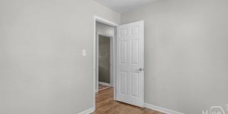 2114 E 62nd Street Gallery 15
