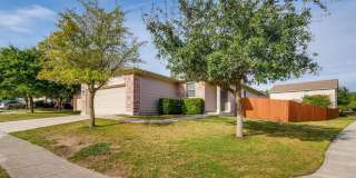 3 BR/ 2 BA 1-Story in Live Oak, TX Gallery 1