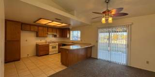 Home off the Green Tree Golf Course Gallery 8