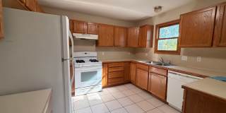Charming 3 Bedroom - 3 Bathroom Duplex! Gallery 1