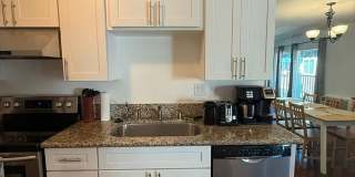 Furnished Top-Floor West LA Townhome Near Sawtelle and UCLA Gallery 14